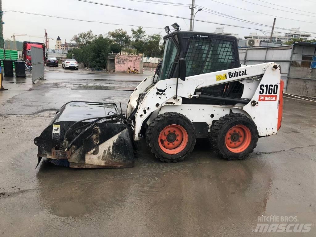 Bobcat S160 滑移装载机