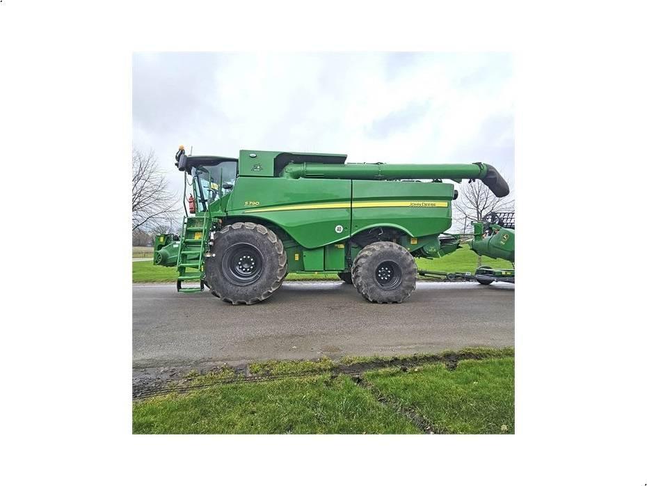 John Deere S 790 联合收割机