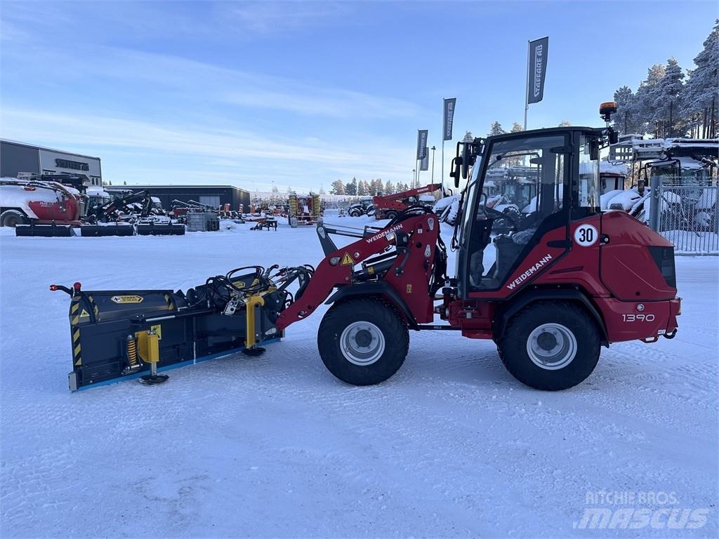 Weidemann 1390 滑移装载机