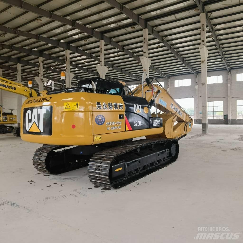 CAT 320 D2 履带挖掘机