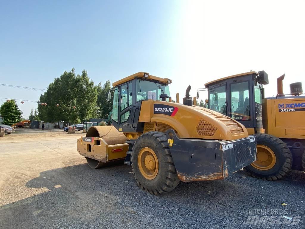 XCMG SX233JE 单轮压路机
