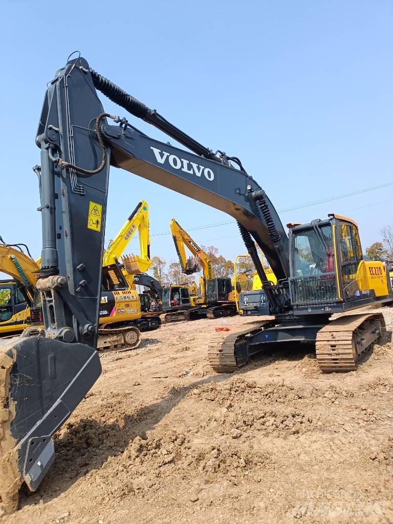 Volvo EC 220 履带挖掘机