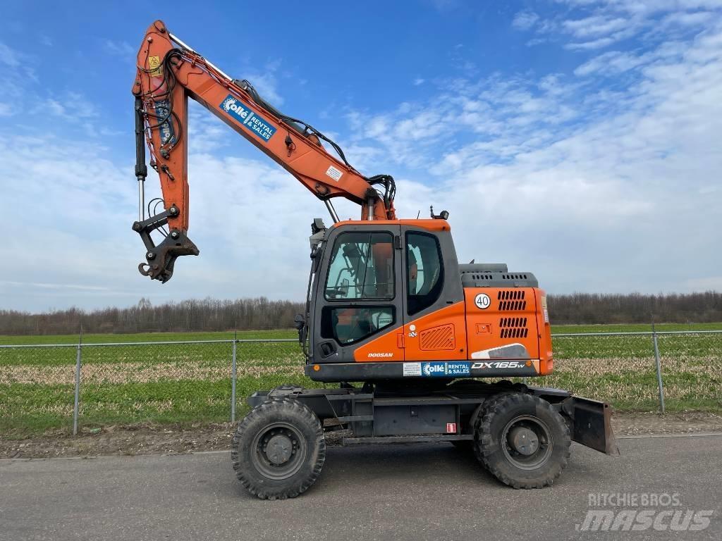 Doosan DX165W-5 轮式挖掘机