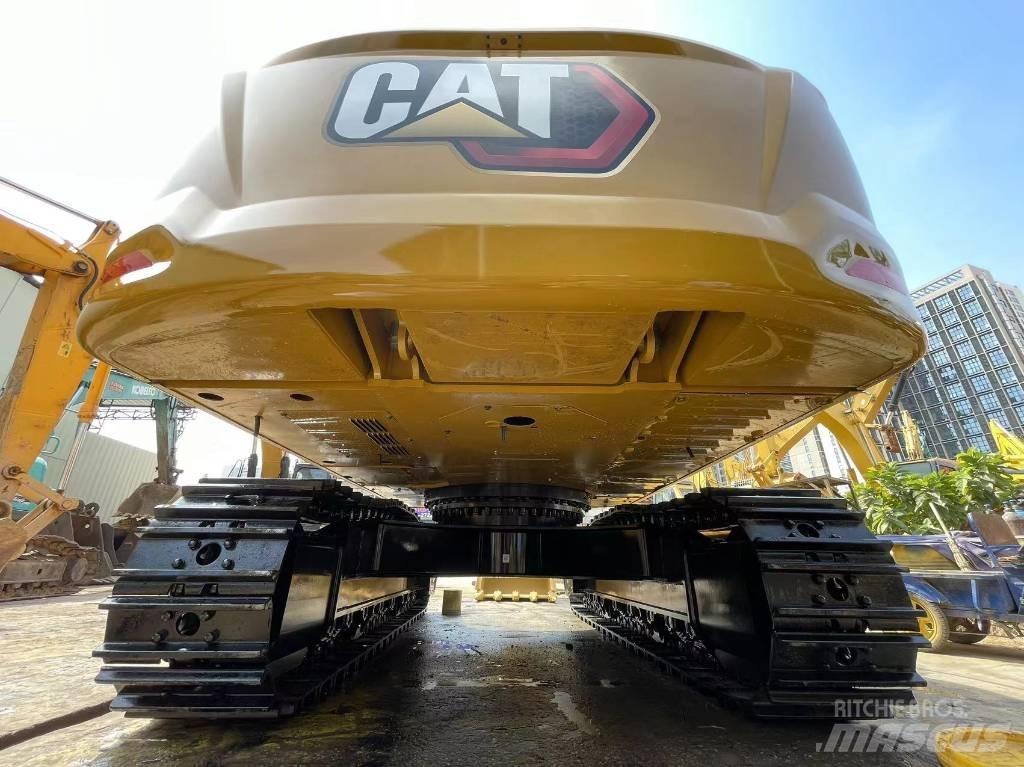 CAT 390 中型挖掘机