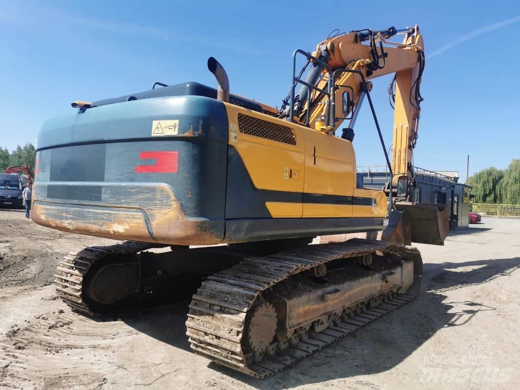 Hyundai HX 260 NL 履带挖掘机