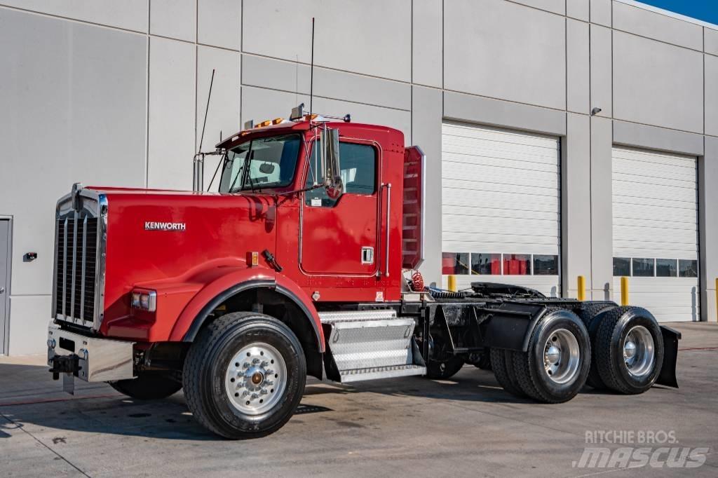 Kenworth T 800 牵引车