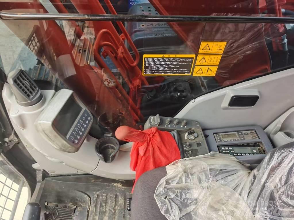 Hitachi ZX 210 履带挖掘机