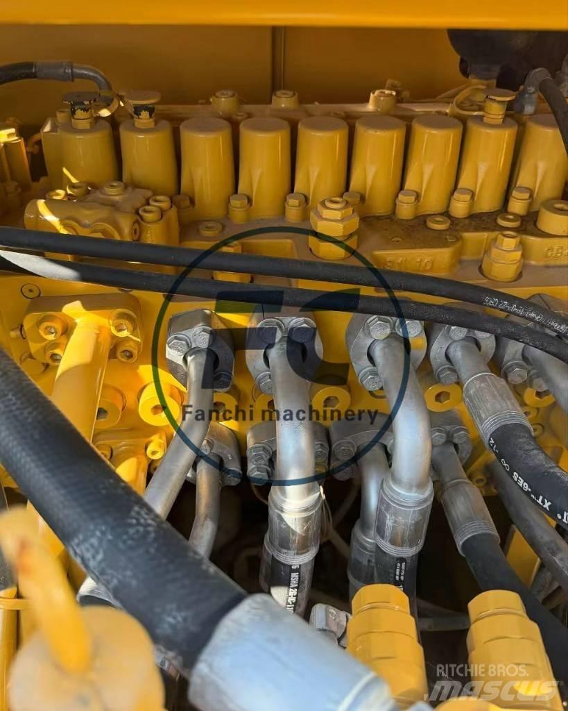 CAT 330 履带挖掘机