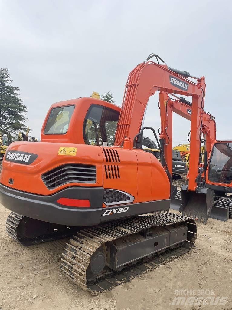 Doosan DX80 中型挖掘机