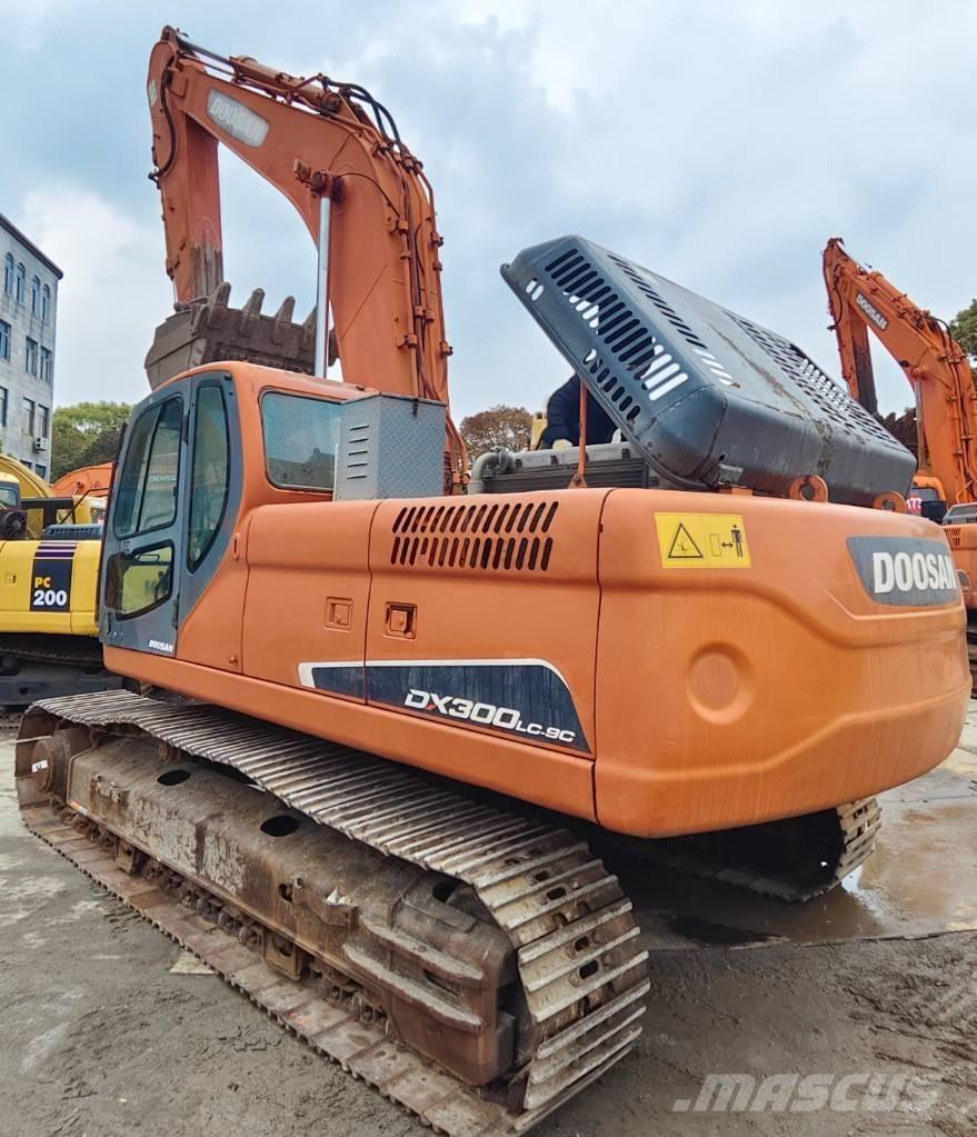 Doosan DX 300 LC 履带挖掘机