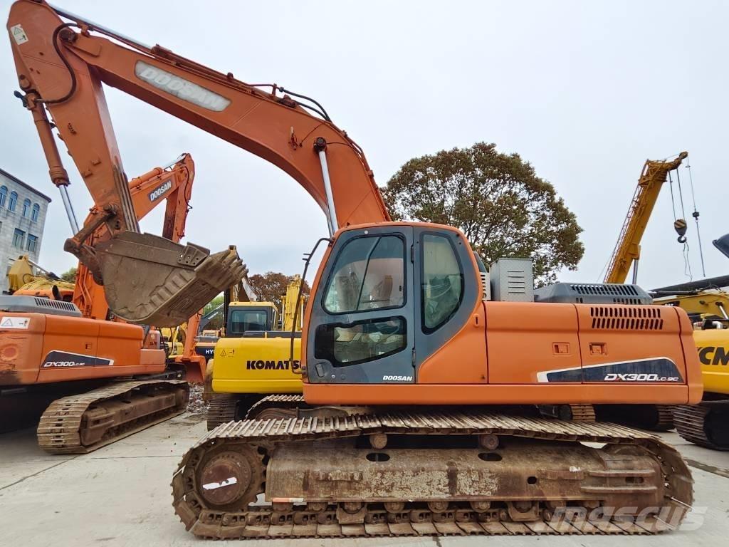 Doosan DX 300 LC 履带挖掘机