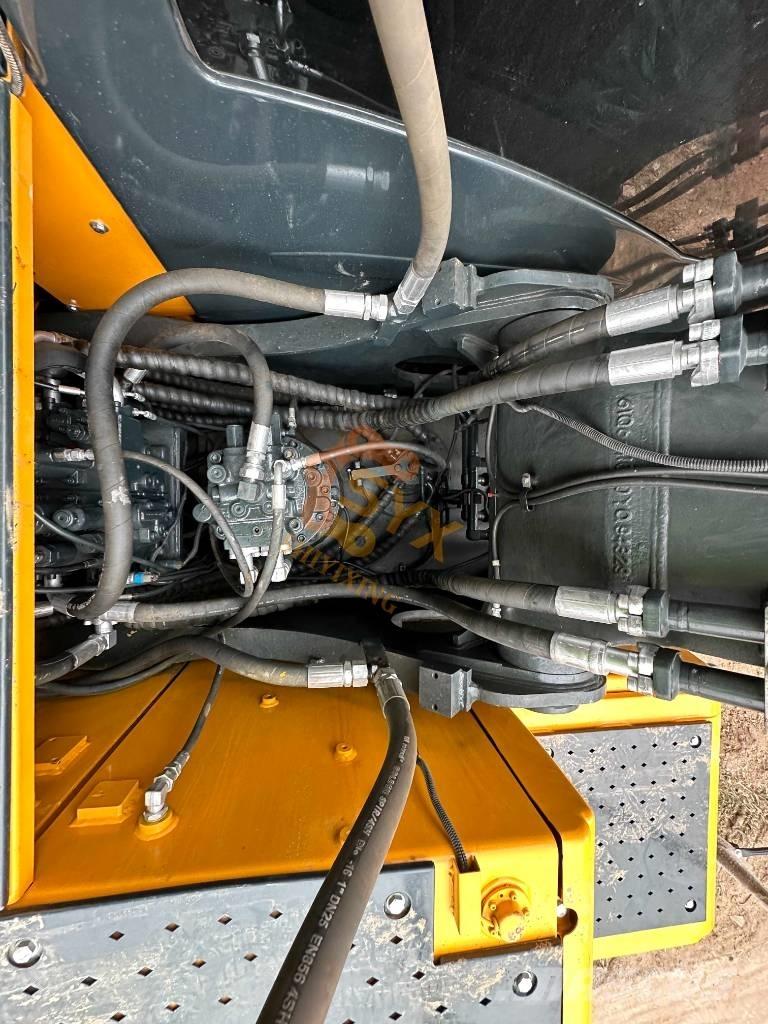 Hyundai Robex 220-9S 履带挖掘机