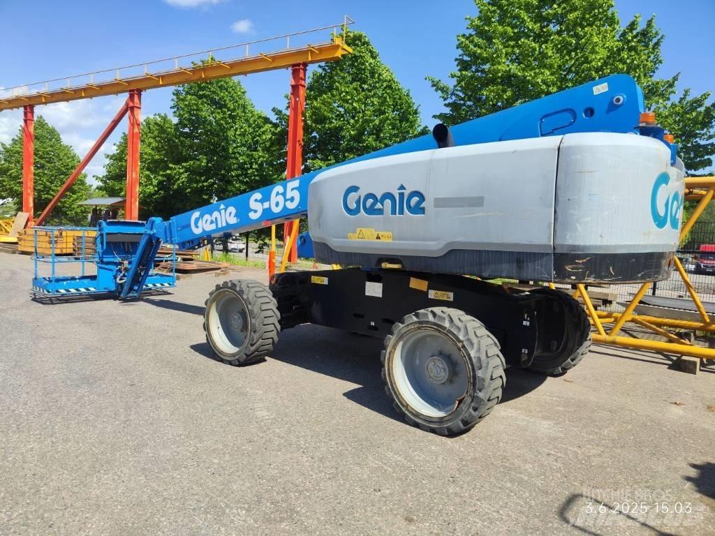 Genie S 65 曲臂高空工作平台