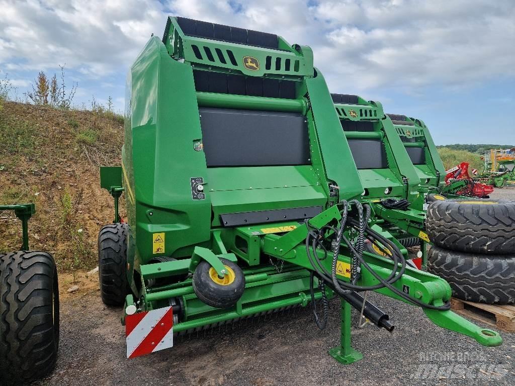 John Deere V461M 圆捆打捆机