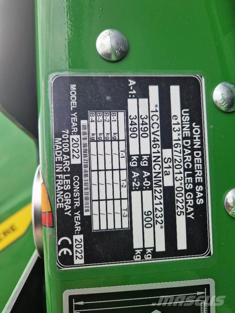 John Deere V461M 圆捆打捆机