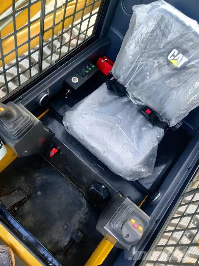 CAT 277 D 滑移装载机