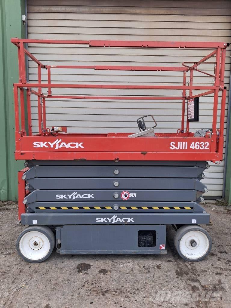 SkyJack SJ III 4632 剪叉式升降机