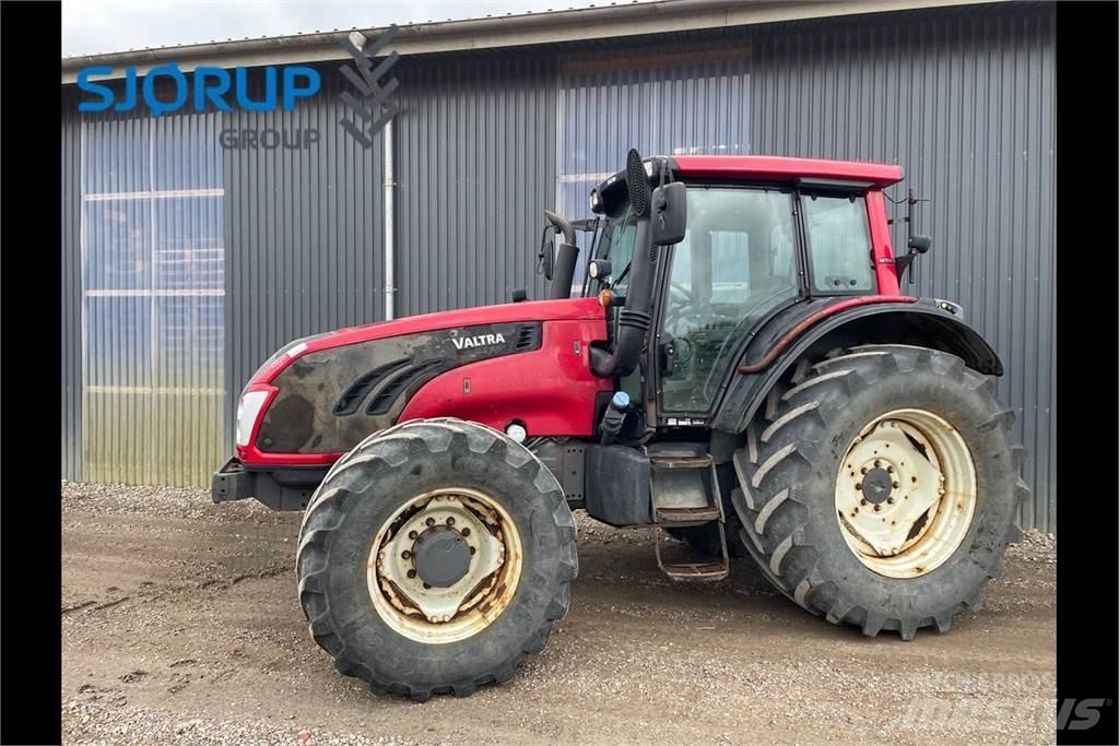 Valtra T153 拖拉机/农用车