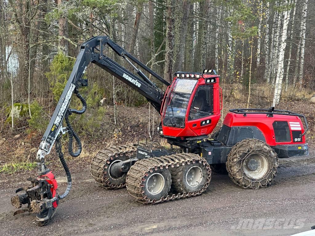 Komatsu 911 收割机