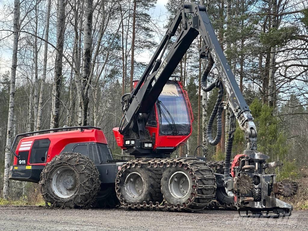 Komatsu 911 收割机