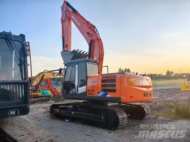 Hitachi ZX210 履带挖掘机