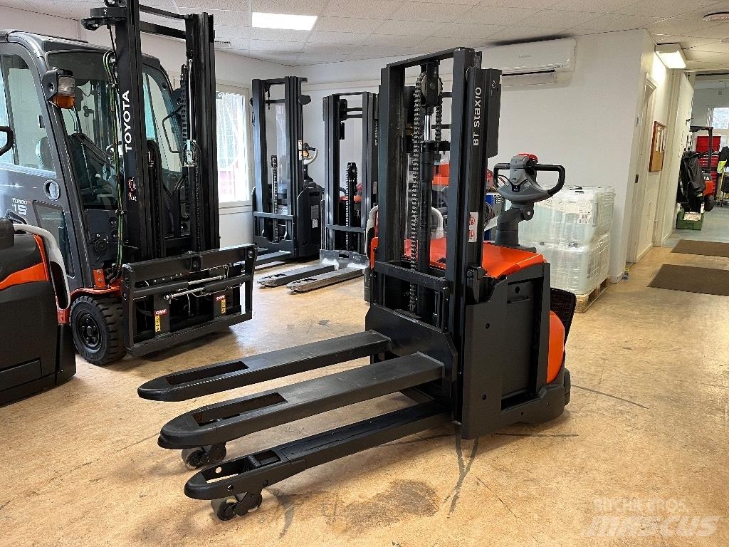 BT SWE 200 D 手推堆垛车