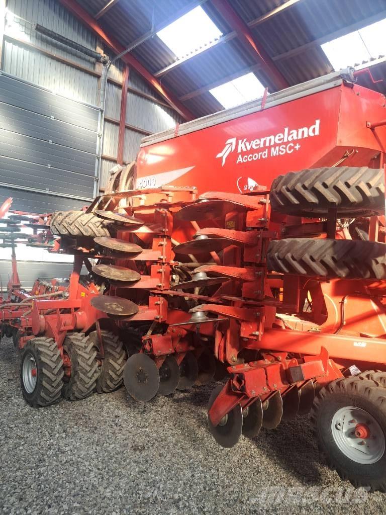  Såmaskine Kverneland 多功能条播机