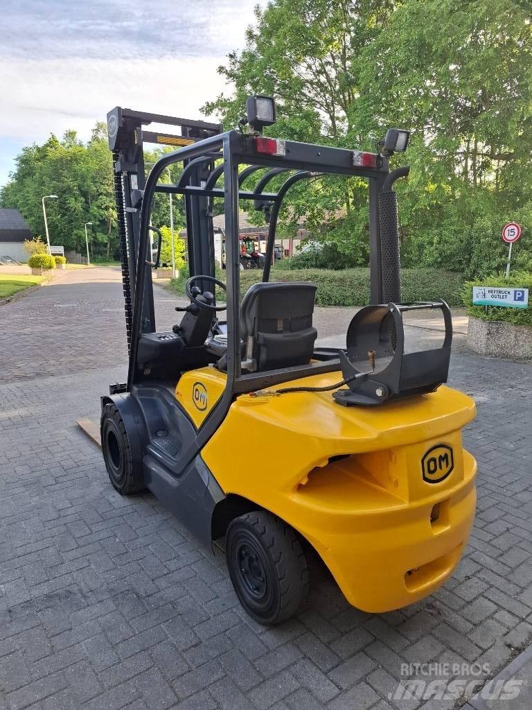 OM XG30 Heftruck 天然气叉车