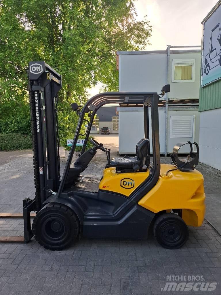 OM XG30 Heftruck 天然气叉车