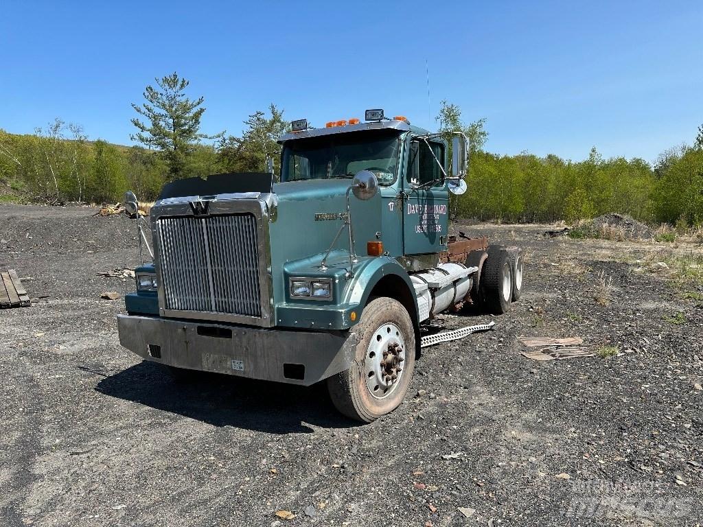 Western Star 4964FX 牵引车