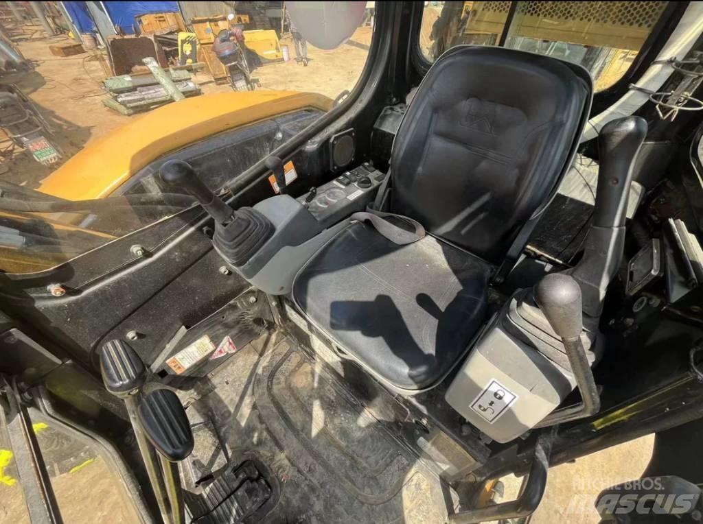 CAT 305 C CR 小型挖掘机