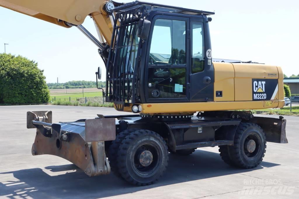CAT M 322 D 轮式挖掘机