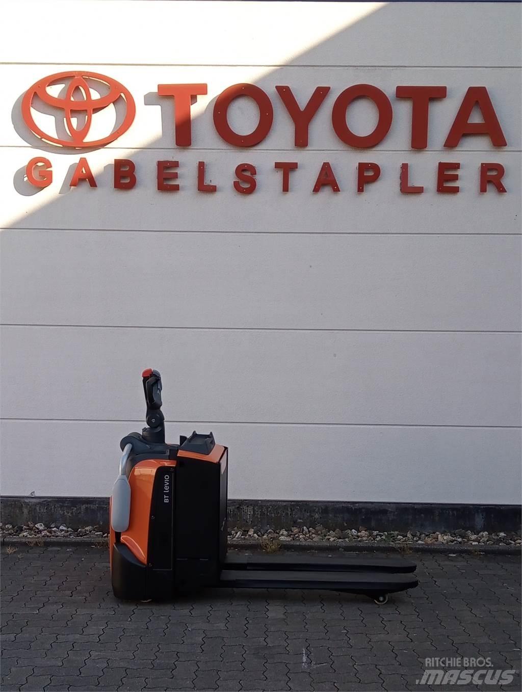 Toyota LPE200 手摇升降机