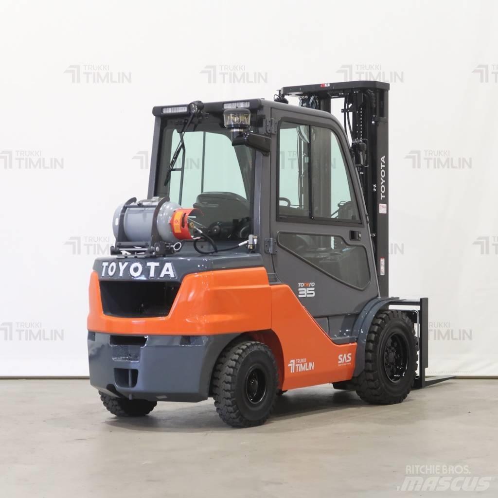 Toyota 02-8FGJF35 天然气叉车