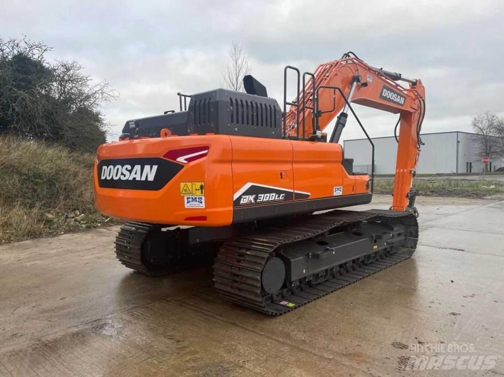 Doosan Dx300LC-7 履带挖掘机