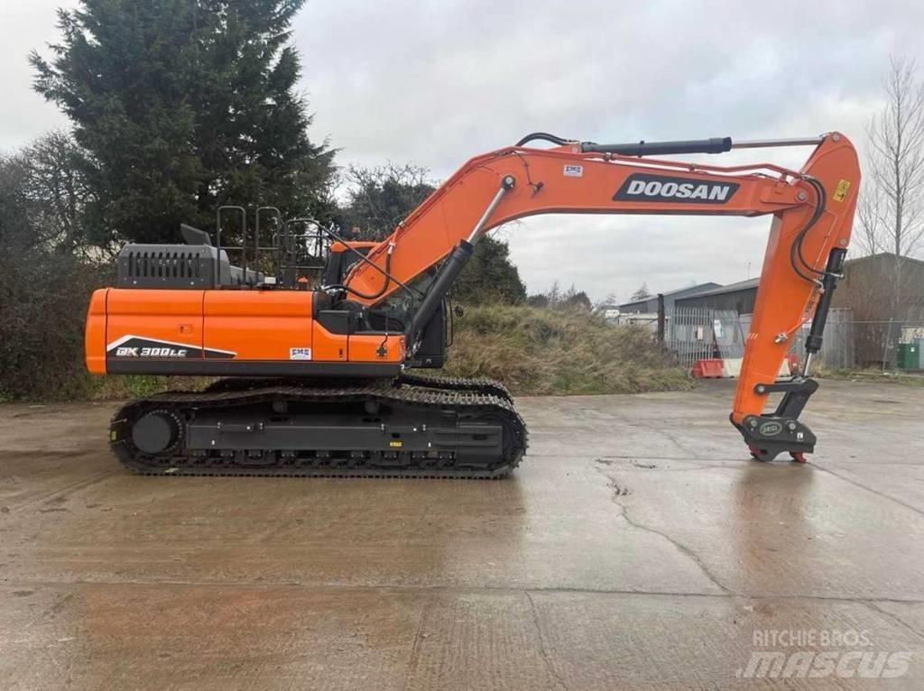Doosan Dx300LC-7 履带挖掘机