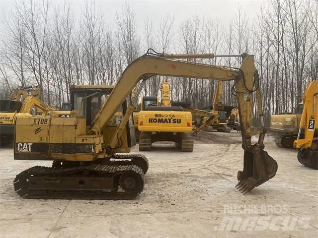 CAT E70B 履带挖掘机