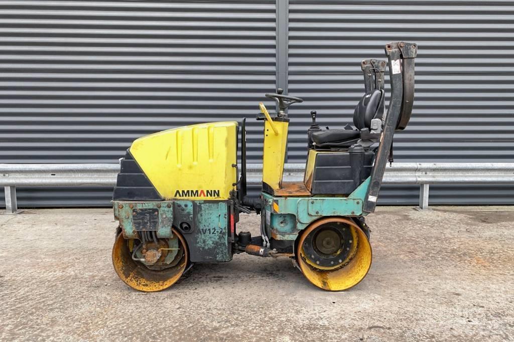 Ammann AV 12-2 双轮压路机