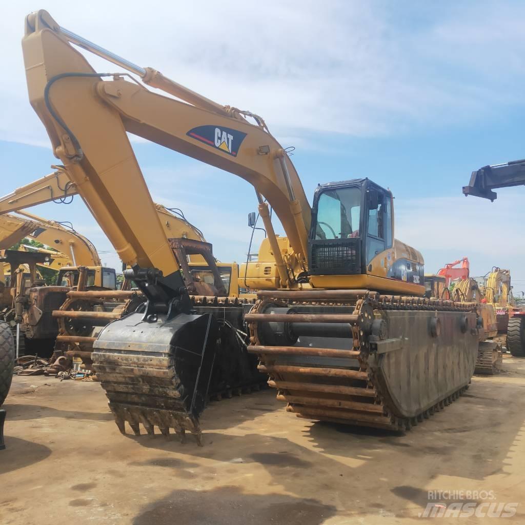 CAT 320C 水陆两栖挖掘机