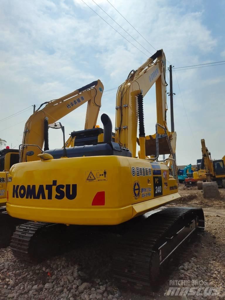 Komatsu PC 240 履带挖掘机