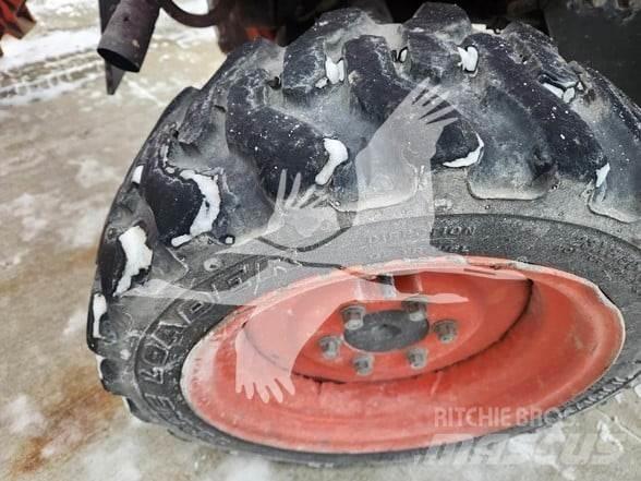 Kubota B26 反铲装载机