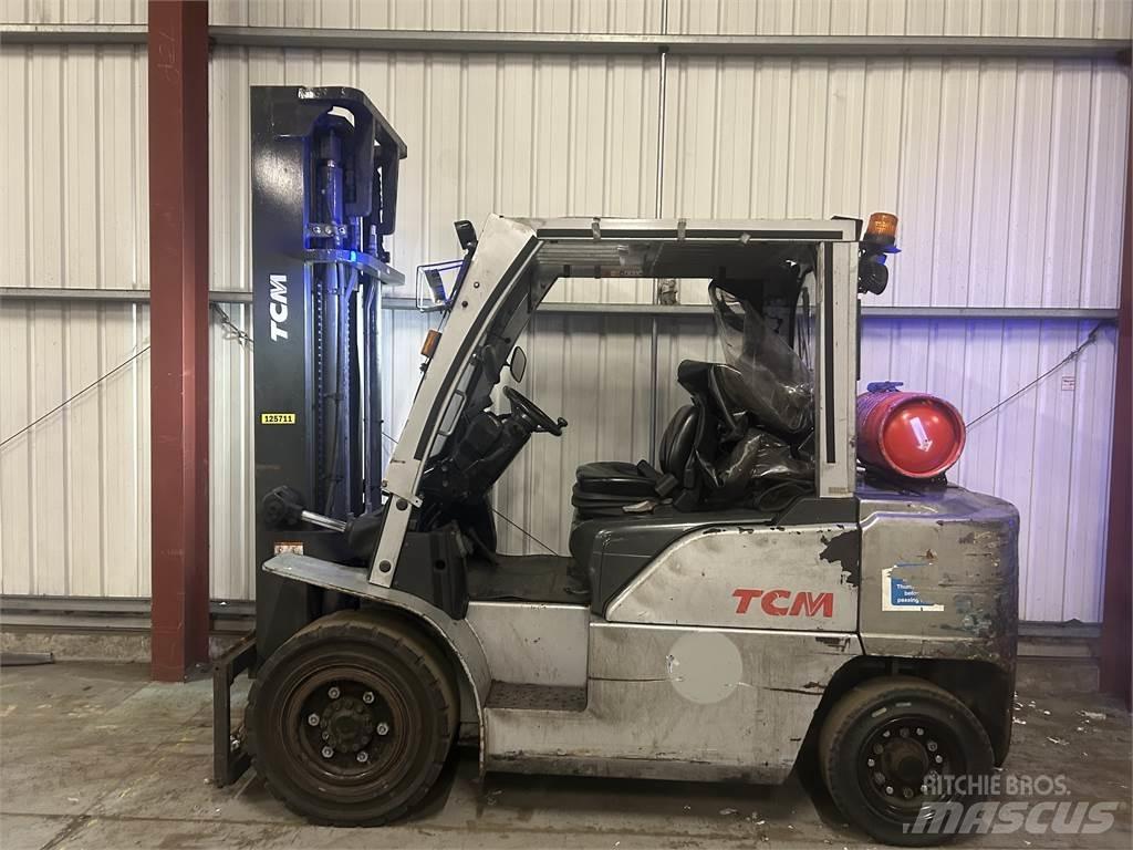 TCM J1F4A40LQ 天然气叉车