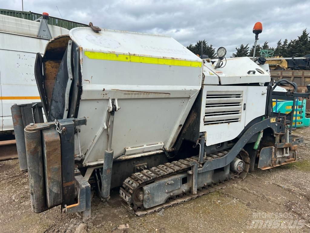 Bomag BF 223 C 沥青摊铺机