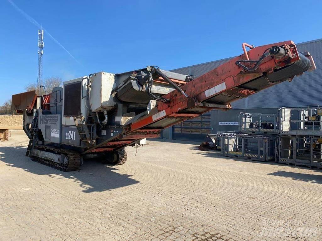 Sandvik QJ 241 移动式破碎机