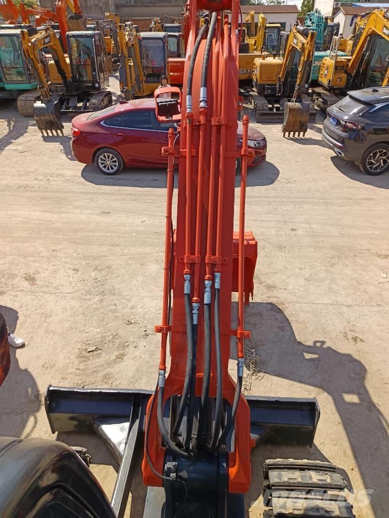 Kubota KX 185 中型挖掘机