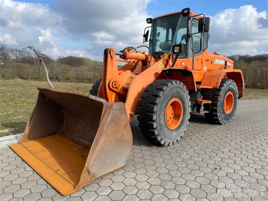 Doosan DL250 轮式装载机