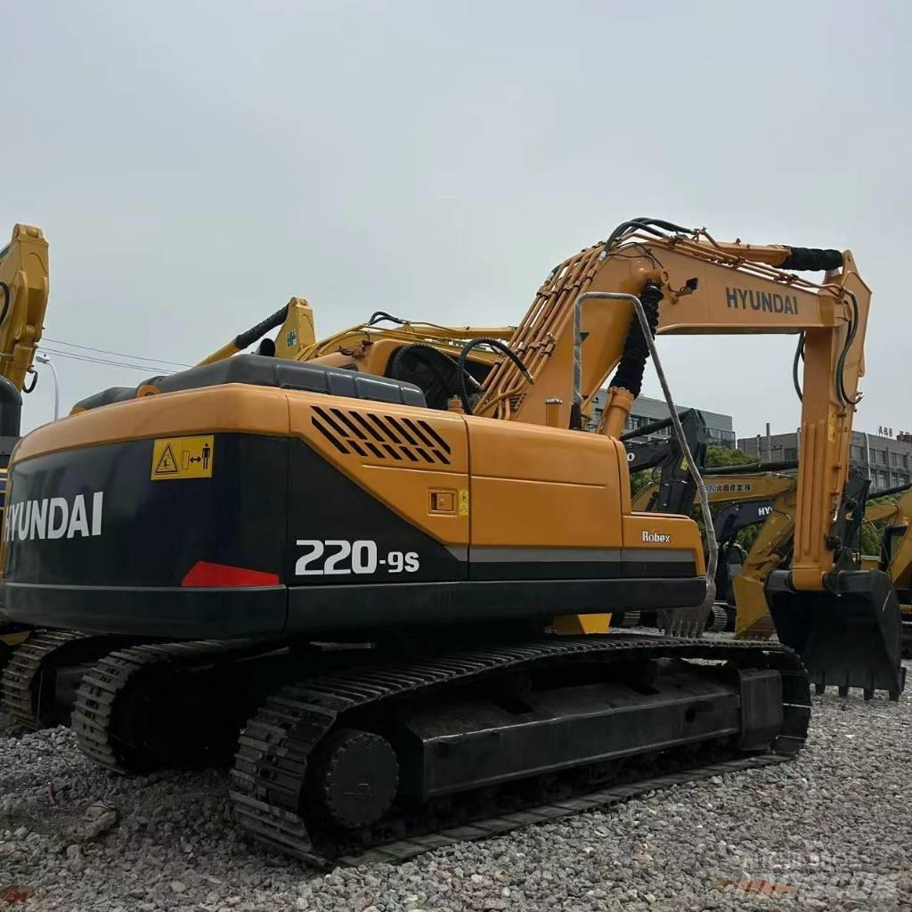 Hyundai 220-9s 履带挖掘机