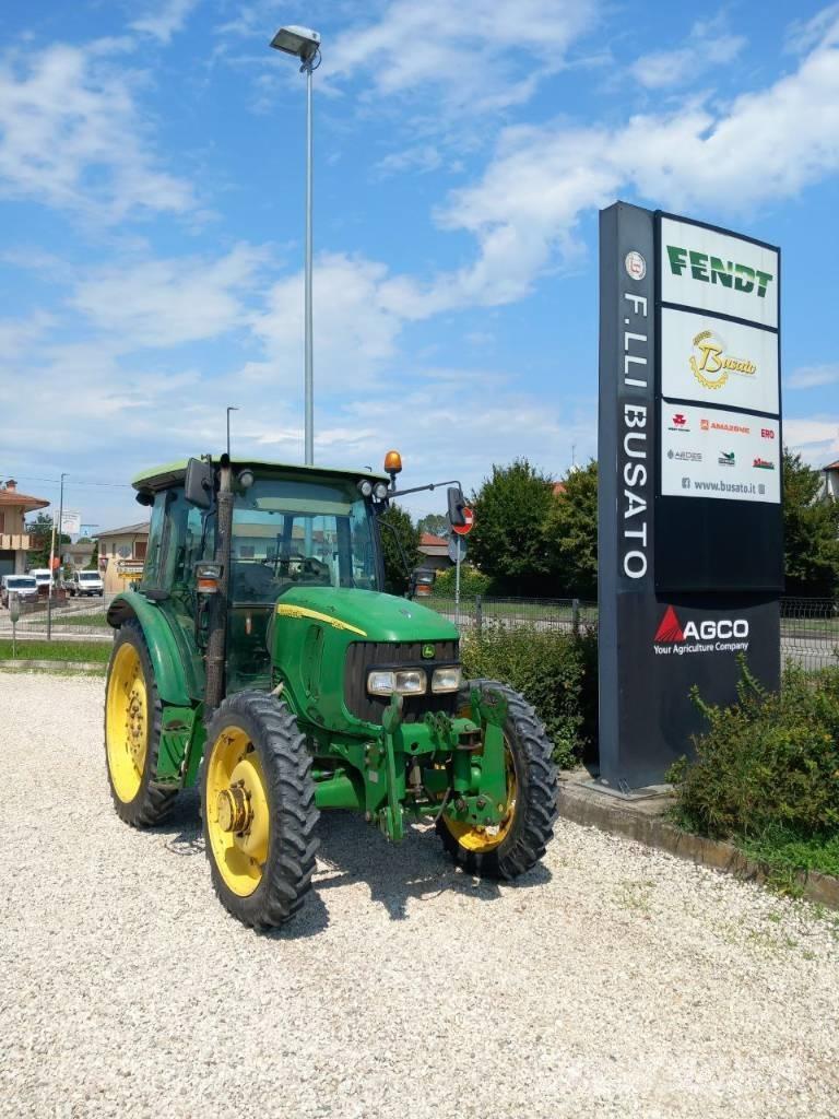 John Deere 5820 拖拉机/农用车