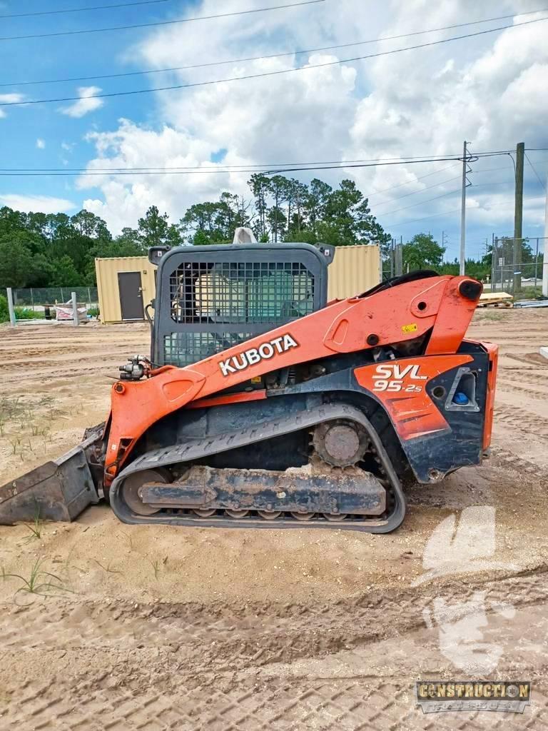 Kubota SVL 95-2 S 滑移装载机