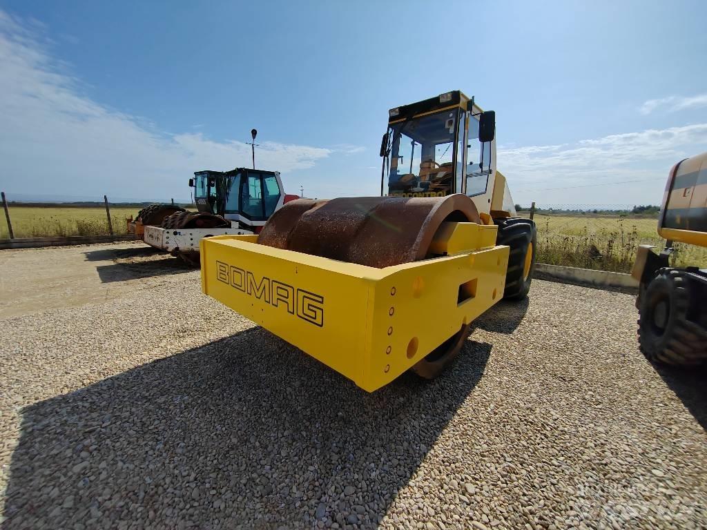 Bomag BW 225 D-3 双轮压路机